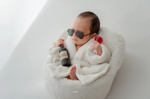 来宾宝宝总是吐奶怎么回事